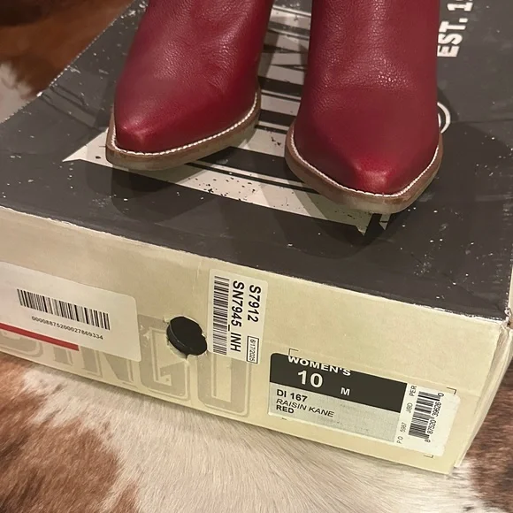 Dingo Red Heeled Cowboy Boots size 10 - Picture 3 of 7